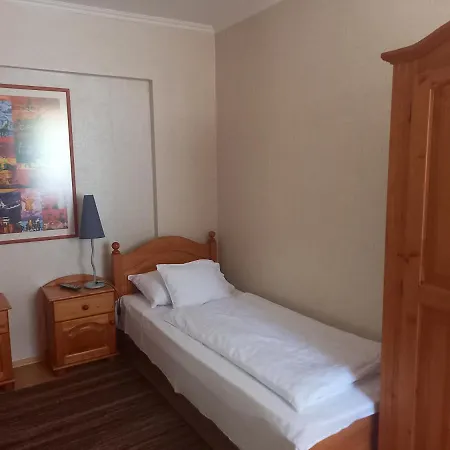 Europa Panzio Bed & Breakfast 3*