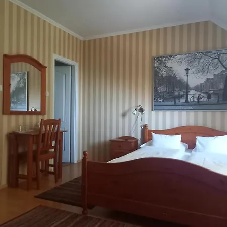 Bed & Breakfast Europa Panzio Eger